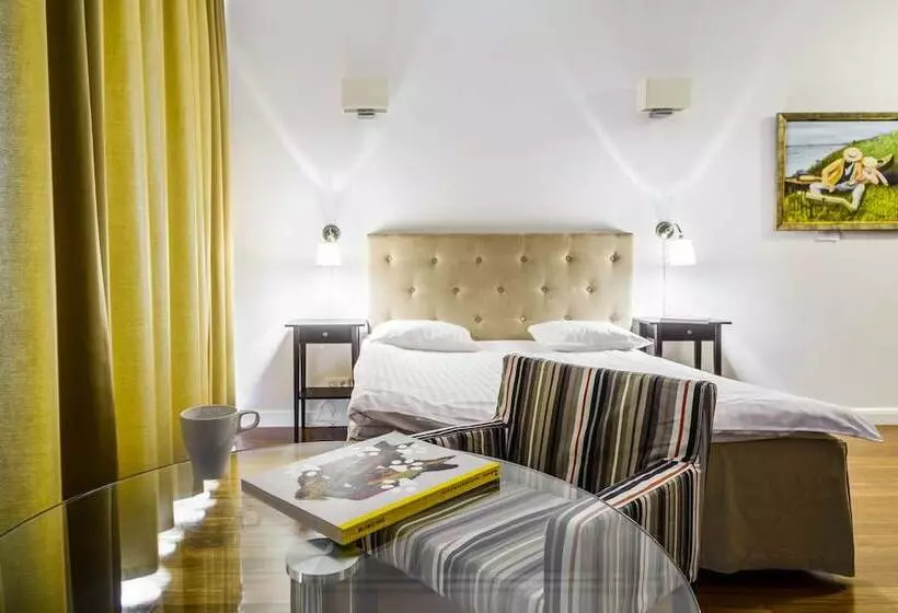 Triton Park Apartments