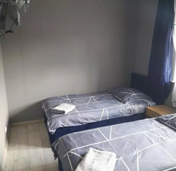 ユースホステル Czerwony Szafir Grodzisk