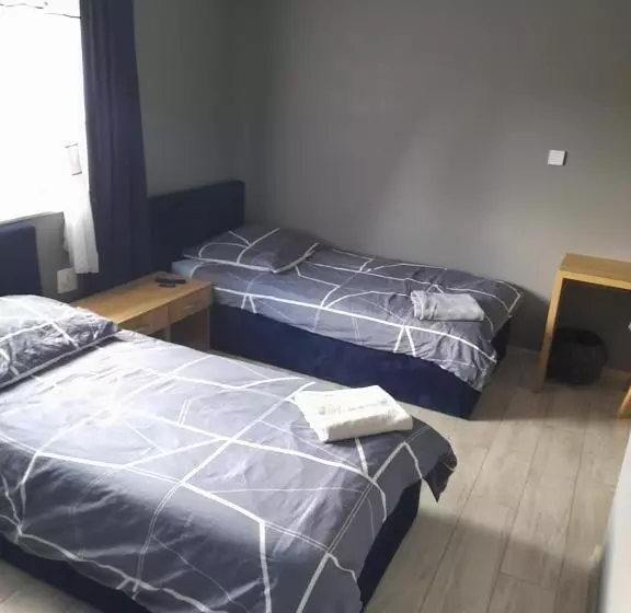 ユースホステル Czerwony Szafir Grodzisk