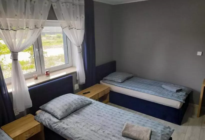 ユースホステル Czerwony Szafir Grodzisk