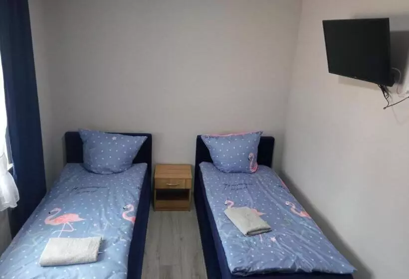 ユースホステル Czerwony Szafir Grodzisk