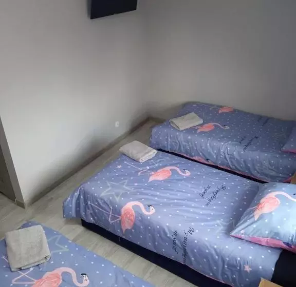 ユースホステル Czerwony Szafir Grodzisk