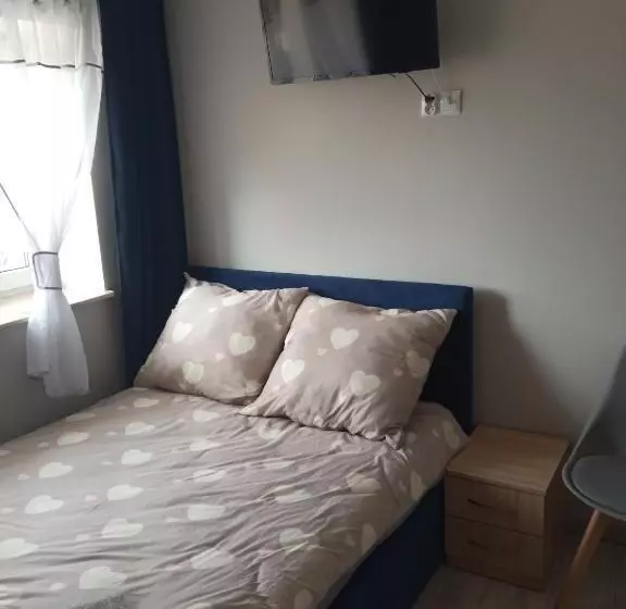 ユースホステル Czerwony Szafir Grodzisk