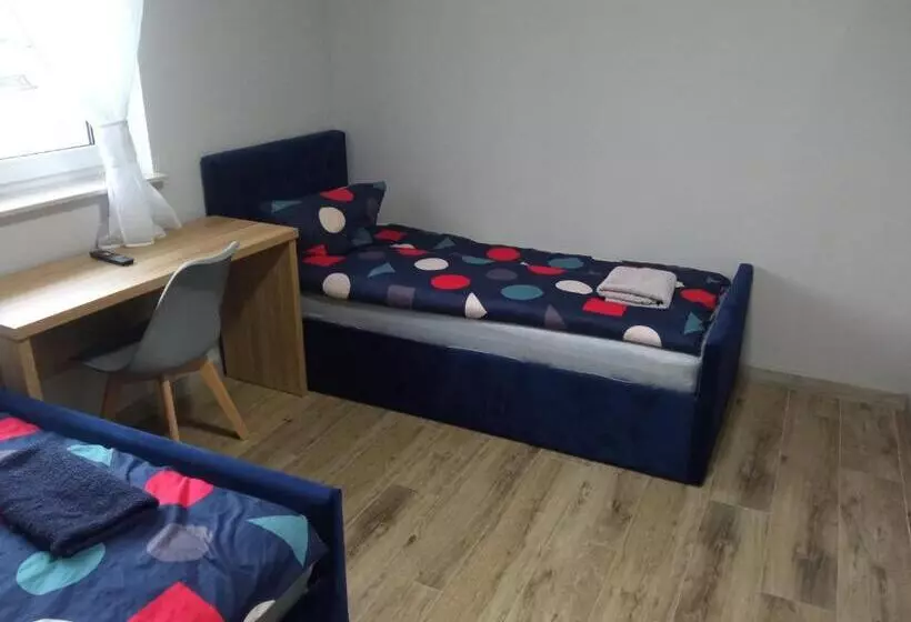 ユースホステル Czerwony Szafir Grodzisk