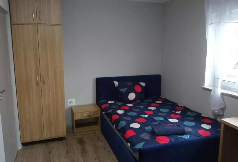 ユースホステル Czerwony Szafir Grodzisk