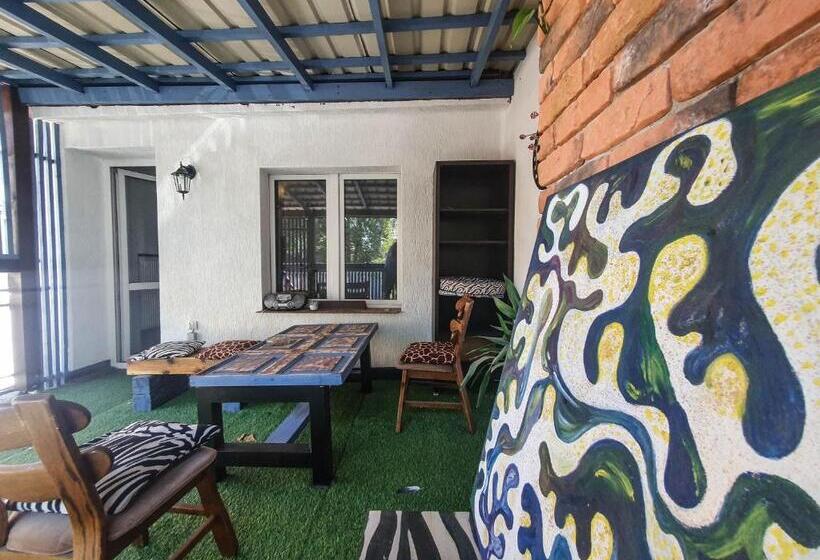 הוסטל Mazurska 8a