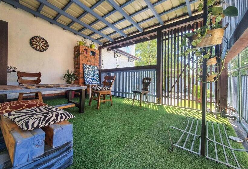 הוסטל Mazurska 8a