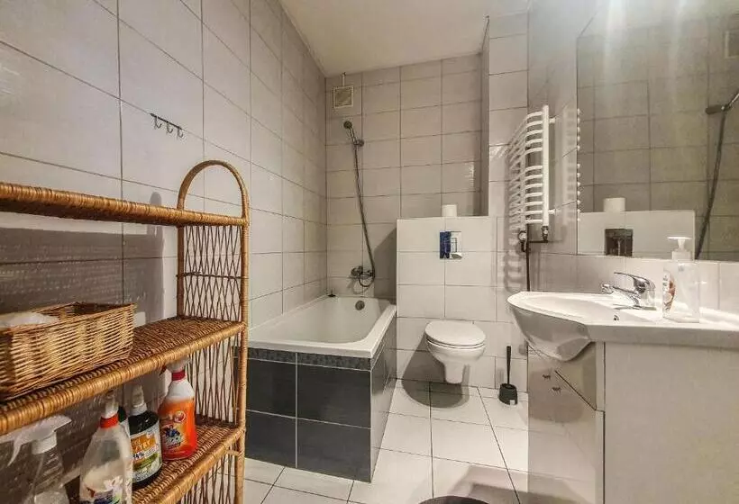 Retkeilymaja Mazurska 8a