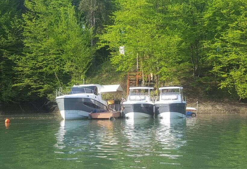 فندق صغير Noclegi Reda