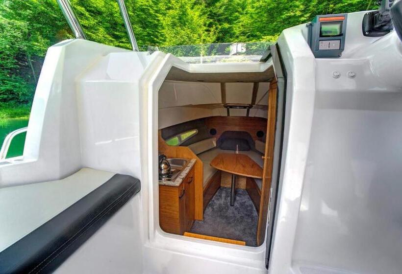 فندق صغير Noclegi Reda