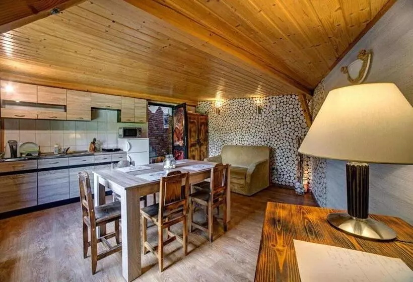 Retkeilymaja Noclegi Reda