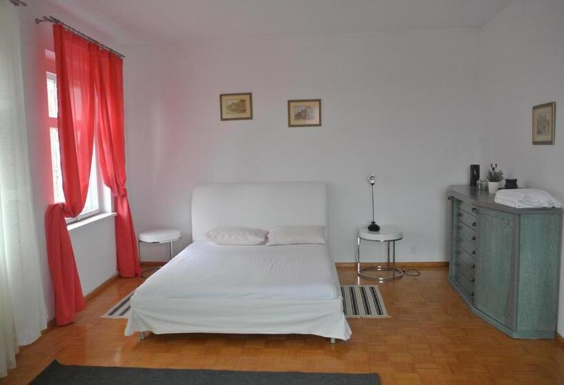 호스텔 Zajazd Pod Zamkiem