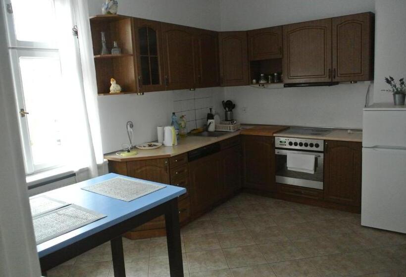 호스텔 Zajazd Pod Zamkiem