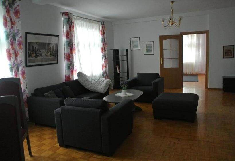 호스텔 Zajazd Pod Zamkiem