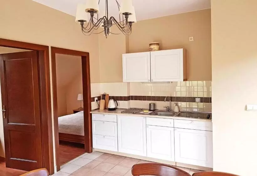 Aamiaismajoitus (B&B) Apartamenty Dom Na Wzgórzu Gardenia