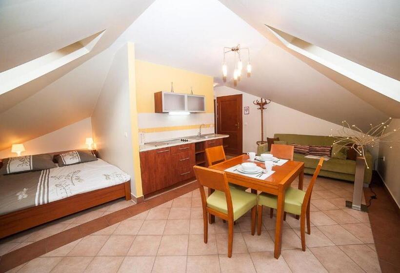 تختخواب و صبحانه Apartamenty Dom Na Wzgórzu Gardenia