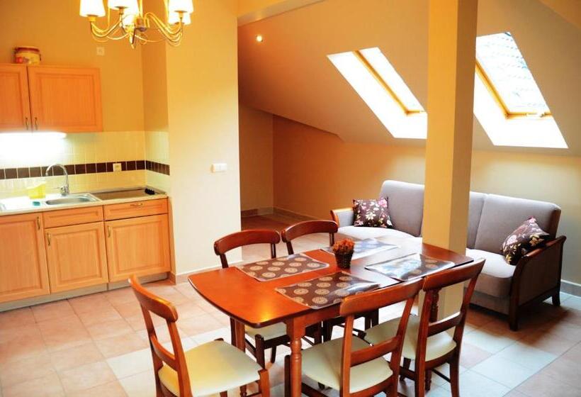 تختخواب و صبحانه Apartamenty Dom Na Wzgórzu Gardenia