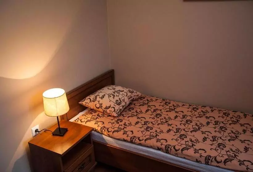 Aamiaismajoitus (B&B) Apartamenty Dom Na Wzgórzu Gardenia
