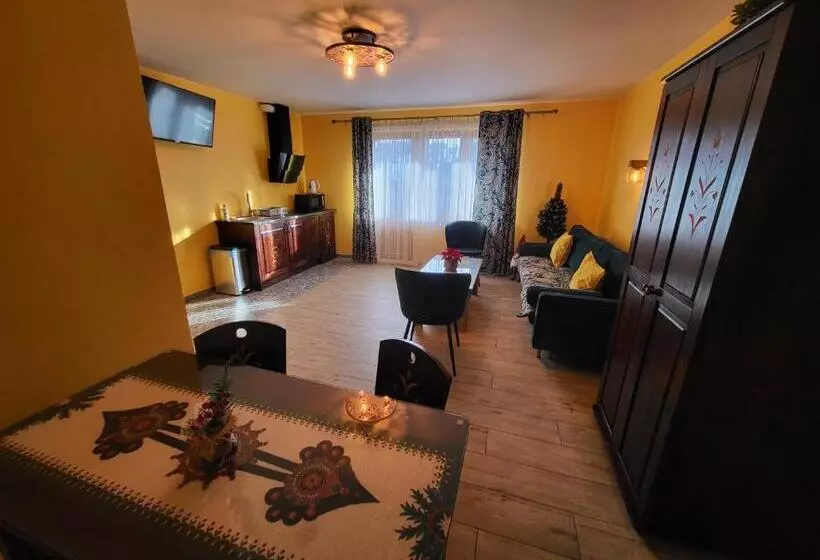 Aamiaismajoitus (B&B) Apartamenty I Pokoje W Willi Na Ubocy