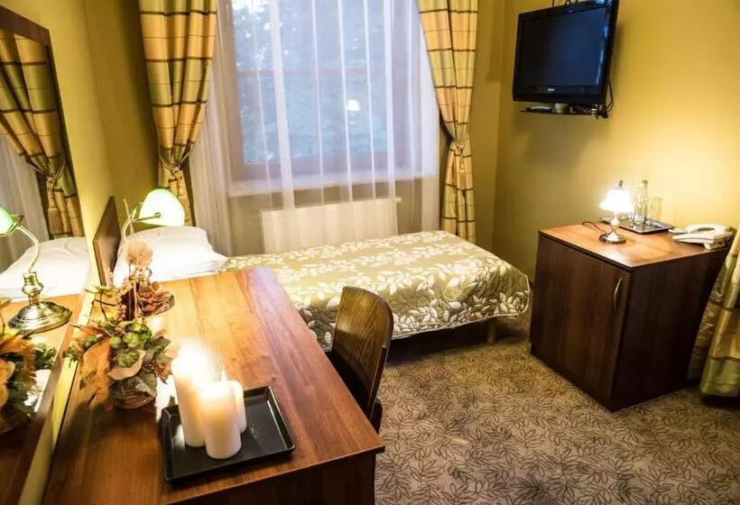 Aamiaismajoitus (B&B) Dworek Korytków