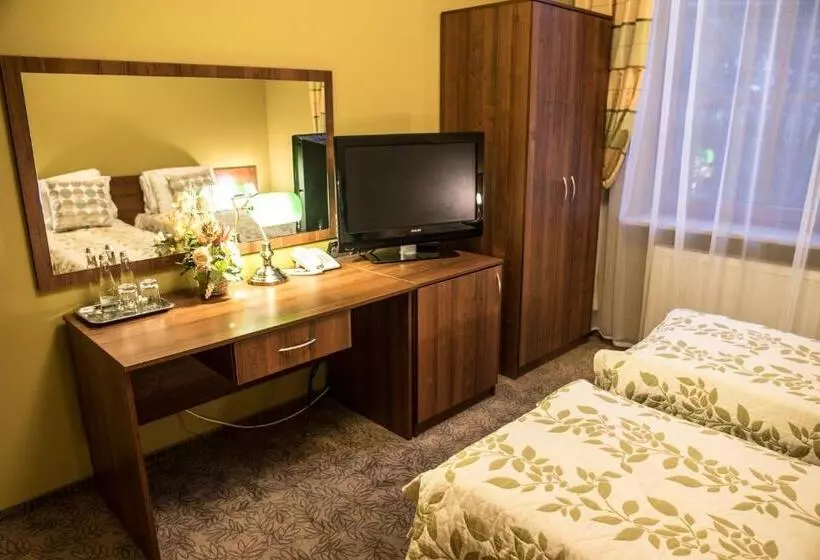 Aamiaismajoitus (B&B) Dworek Korytków