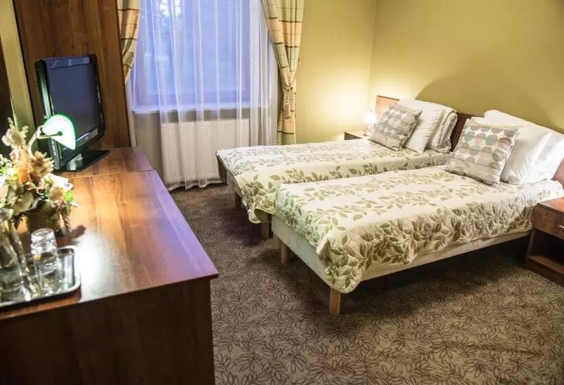 Aamiaismajoitus (B&B) Dworek Korytków