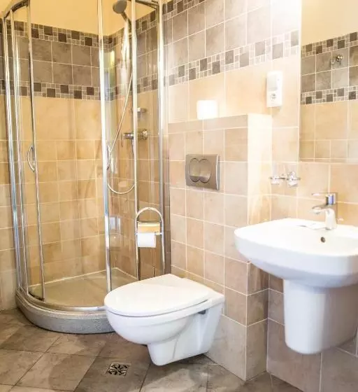 Aamiaismajoitus (B&B) Dworek Korytków