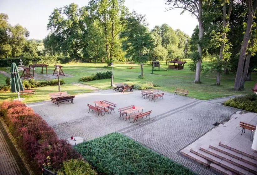 Aamiaismajoitus (B&B) Dworek Korytków