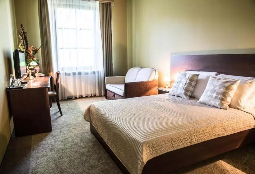 Aamiaismajoitus (B&B) Dworek Korytków