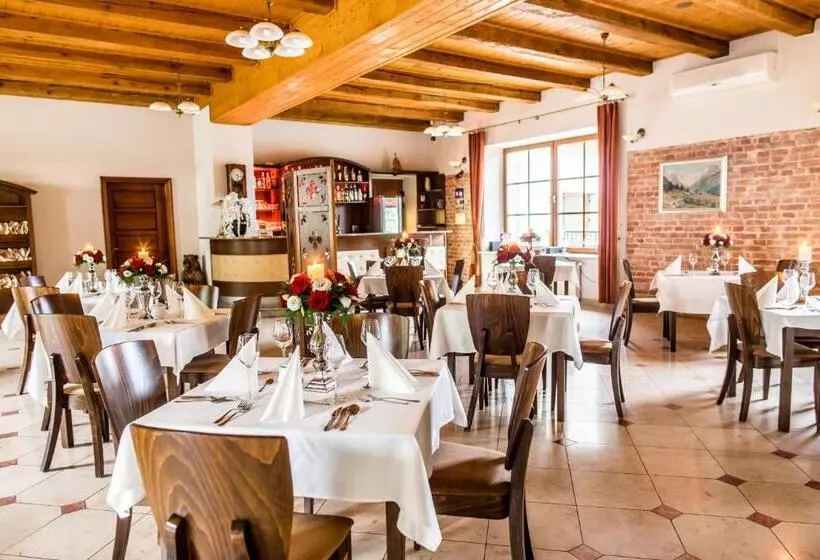 Aamiaismajoitus (B&B) Dworek Korytków