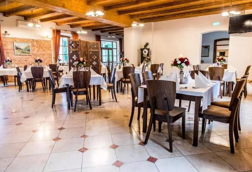 Aamiaismajoitus (B&B) Dworek Korytków