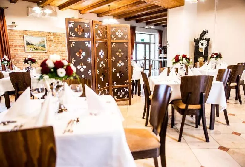 Aamiaismajoitus (B&B) Dworek Korytków