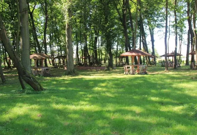 Aamiaismajoitus (B&B) Dworek Korytków