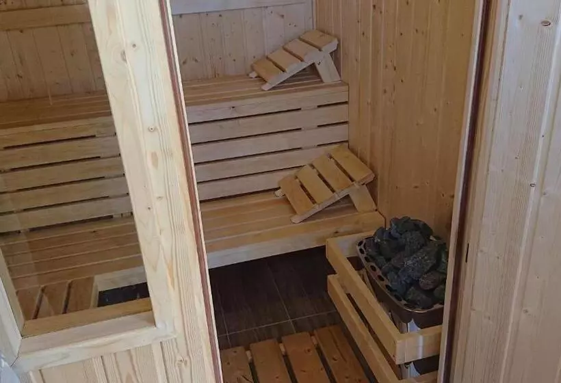 Aamiaismajoitus (B&B) Letnia Willa Jacuzzi & Sauna