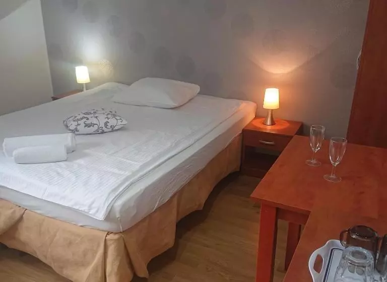 Aamiaismajoitus (B&B) Letnia Willa Jacuzzi & Sauna