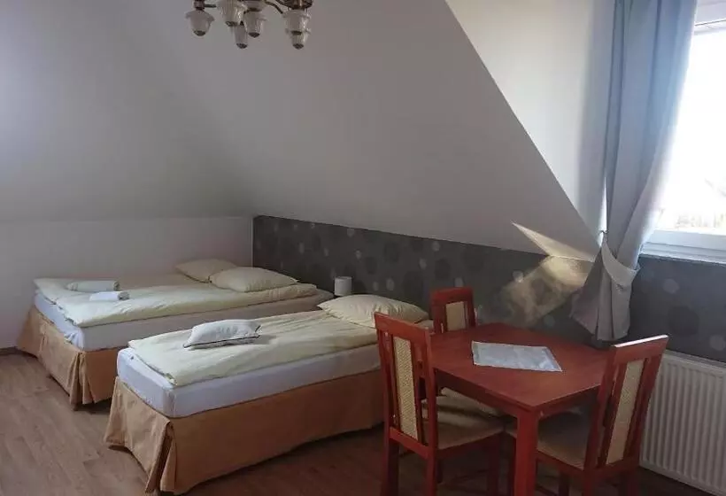 Aamiaismajoitus (B&B) Letnia Willa Jacuzzi & Sauna