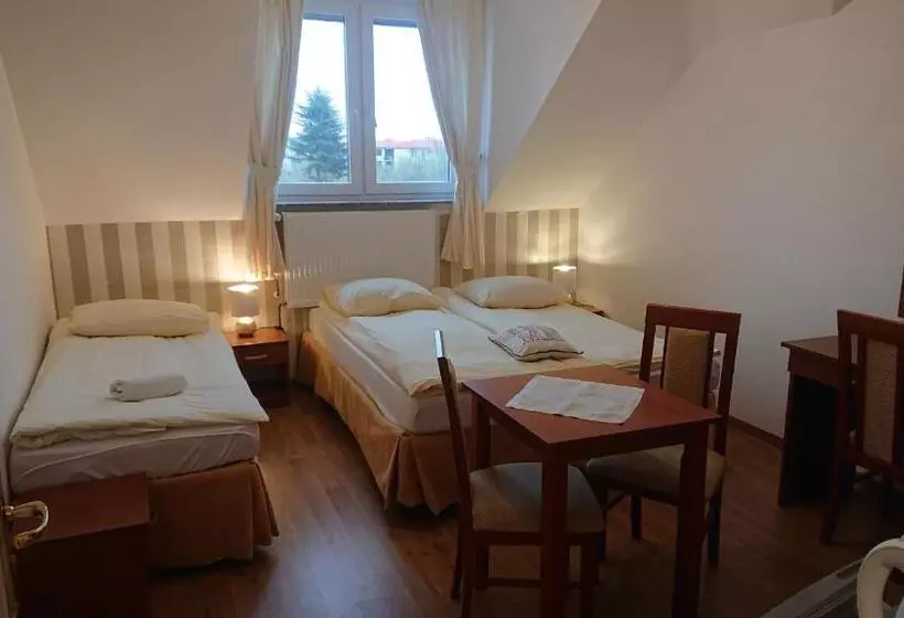 Aamiaismajoitus (B&B) Letnia Willa Jacuzzi & Sauna