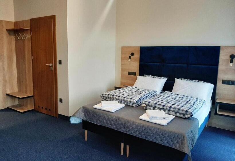 تختخواب و صبحانه Narciarski Dworek