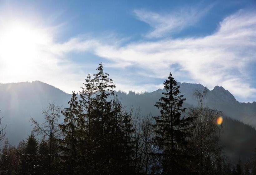 تختخواب و صبحانه Narciarski Dworek