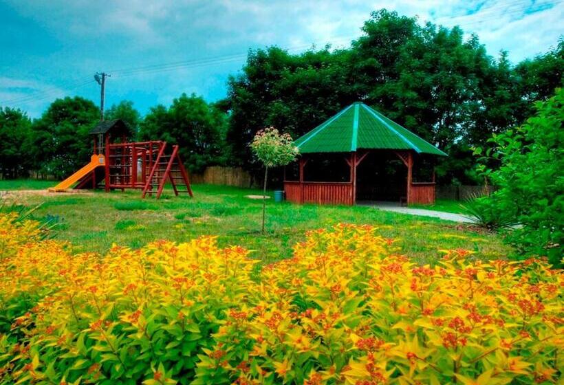 민박 Pałacyk W Lisewie