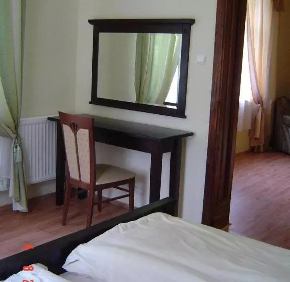 Aamiaismajoitus (B&B) Pałacyk W Lisewie