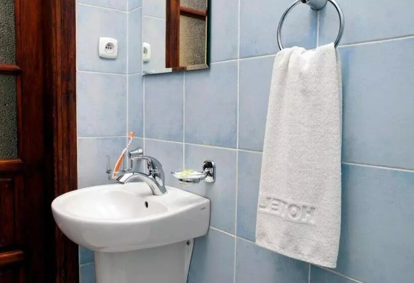 Aamiaismajoitus (B&B) Pałacyk W Lisewie