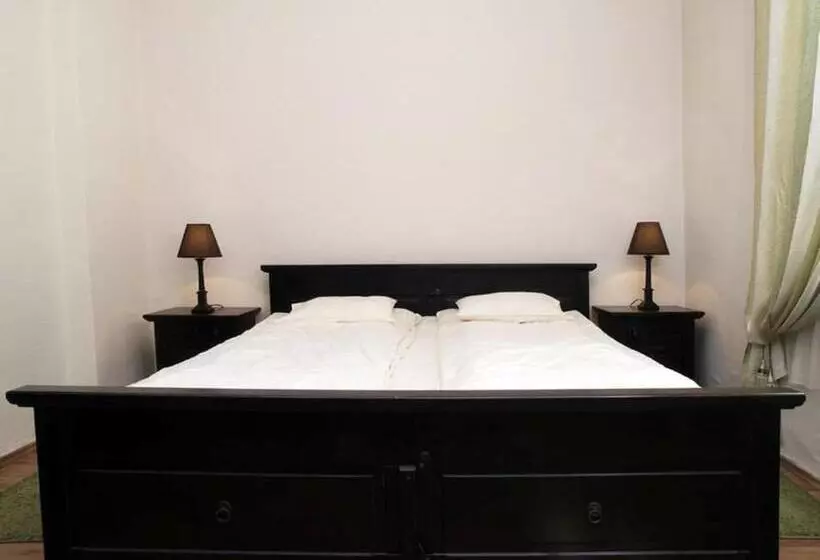 Aamiaismajoitus (B&B) Pałacyk W Lisewie