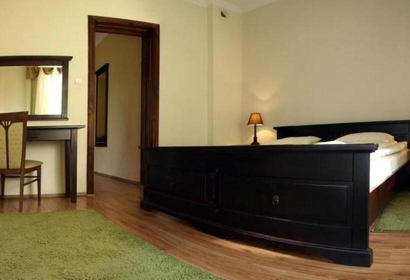 민박 Pałacyk W Lisewie