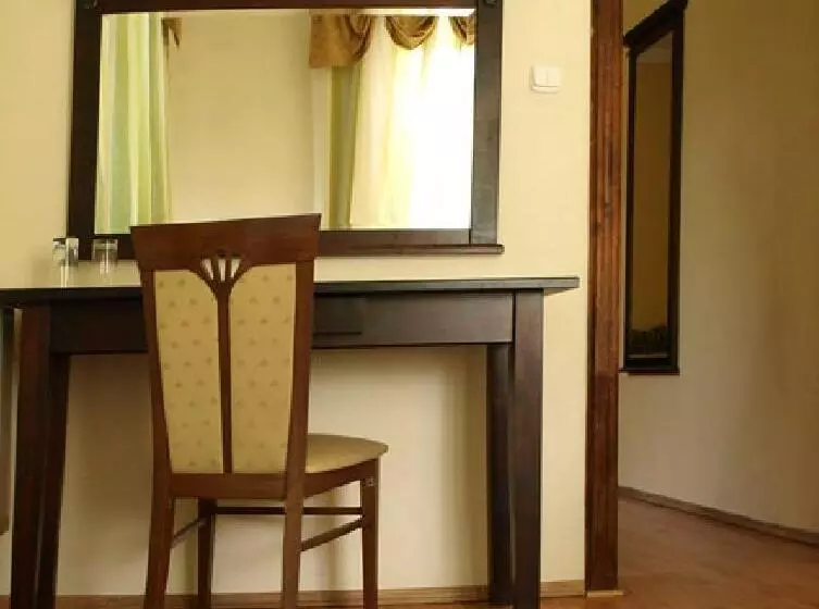 Aamiaismajoitus (B&B) Pałacyk W Lisewie