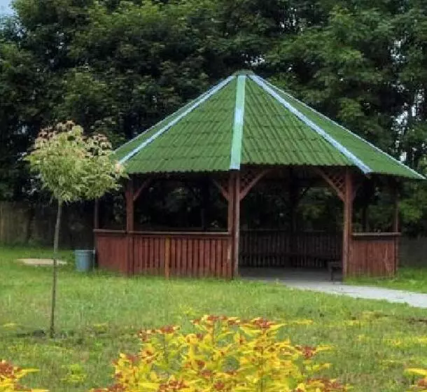Aamiaismajoitus (B&B) Pałacyk W Lisewie