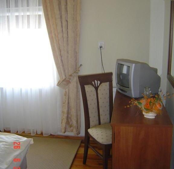 민박 Pałacyk W Lisewie