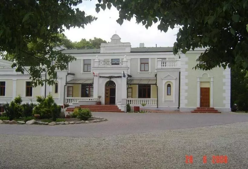 Aamiaismajoitus (B&B) Pałacyk W Lisewie