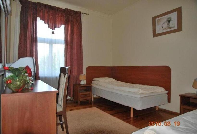 민박 Pałacyk W Lisewie