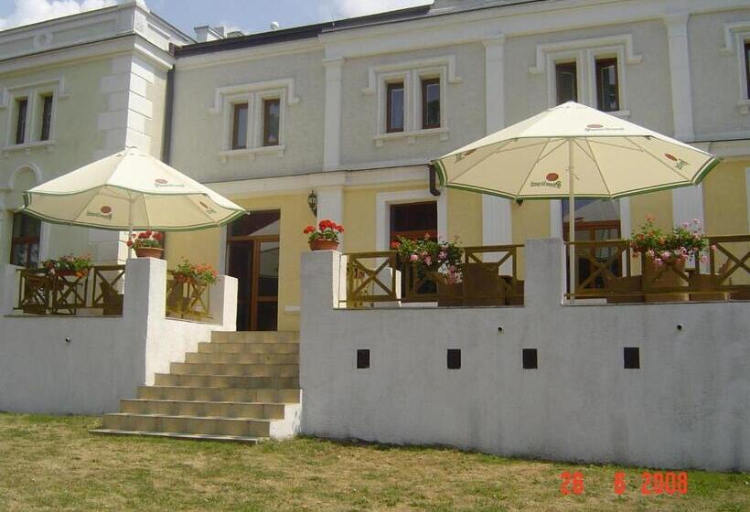 민박 Pałacyk W Lisewie